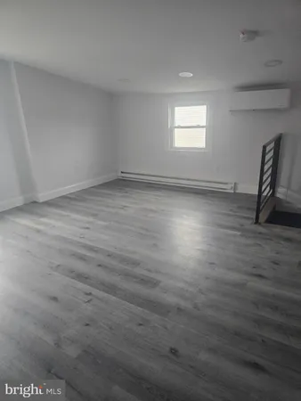 $1,300 | 5925 Ridge Avenue, Unit 4, Philadelphia, PA 19128