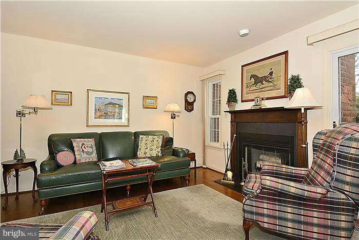 6 Brookland Ridge Road Lutherville-Timonium, MD 21093 - Photo 11 of 20 Family Room