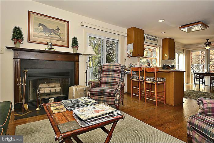 6 Brookland Ridge Road Lutherville-Timonium, MD 21093 - Photo 12 of 20 Family Room