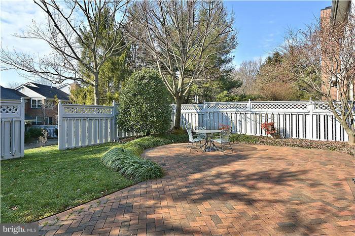6 Brookland Ridge Road Lutherville-Timonium, MD 21093 - Photo 20 of 20 fenced Back Yard