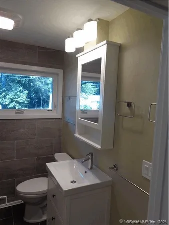 $2,695 | 9 Silver Drive, Burlington, CT 06013