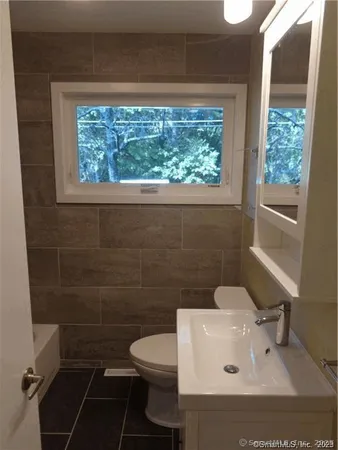 $2,695 | 9 Silver Drive, Burlington, CT 06013