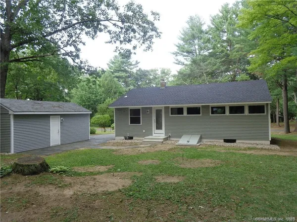 $2,695 | 9 Silver Drive, Burlington, CT 06013
