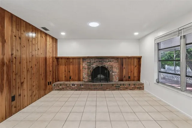 a view of entryway with a front door