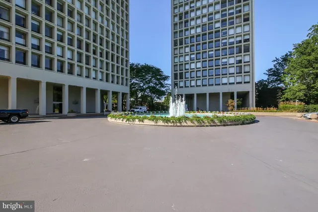 $569,900 | 210 Locust Street, Unit 29EFW, Philadelphia, PA 19106