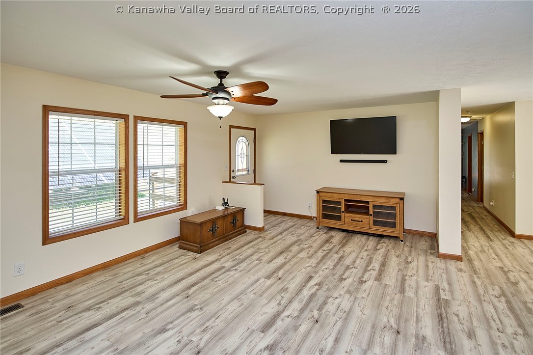 965 McComas Branch Road Milton, WV 25541 - Photo 8 of 50 lfamily room