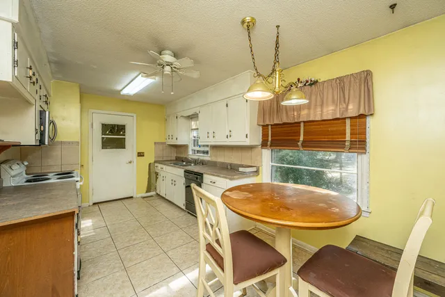 $199,999 | 1414 Green Pond Highway, Walterboro, SC 29488