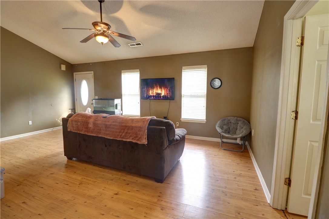 558 State Rd S-37-561 Seneca, SC 29678 - Photo 3 of 19 Gallery Image 3