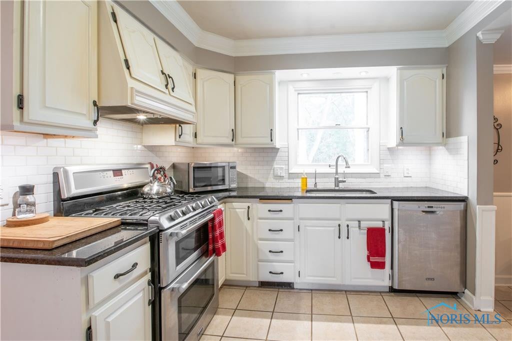 7519 Club Road Sylvania, OH 43560 - Photo 13 of 50 Gallery Image 13