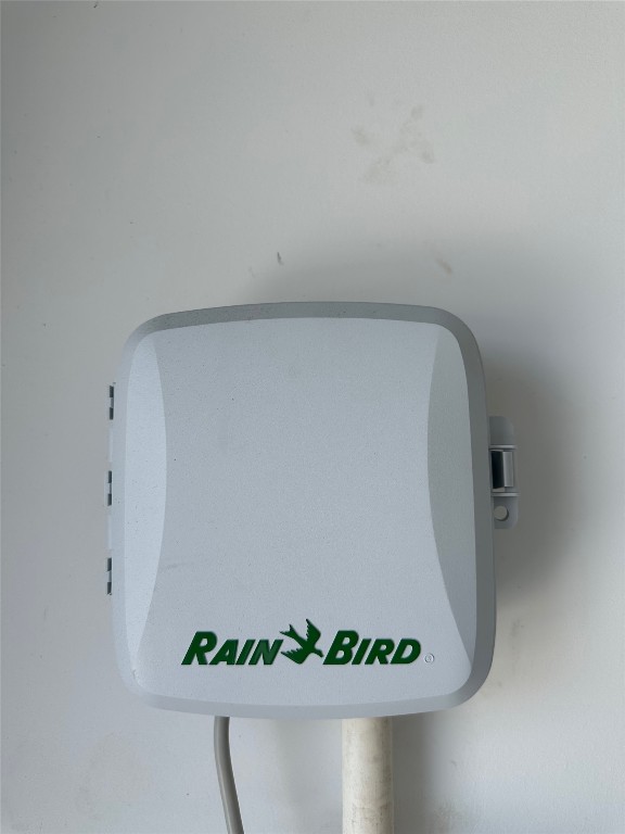 2513 Four Waters Loop Georgetown, TX 78628 - Photo 35 of 37 Detailed view of car charger