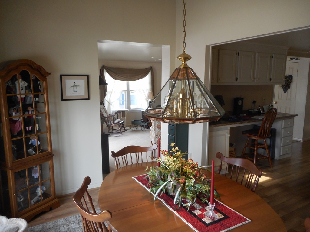 19 Castle Road Attleboro, MA 02703 - Photo 8 of 30 Gallery Image 8