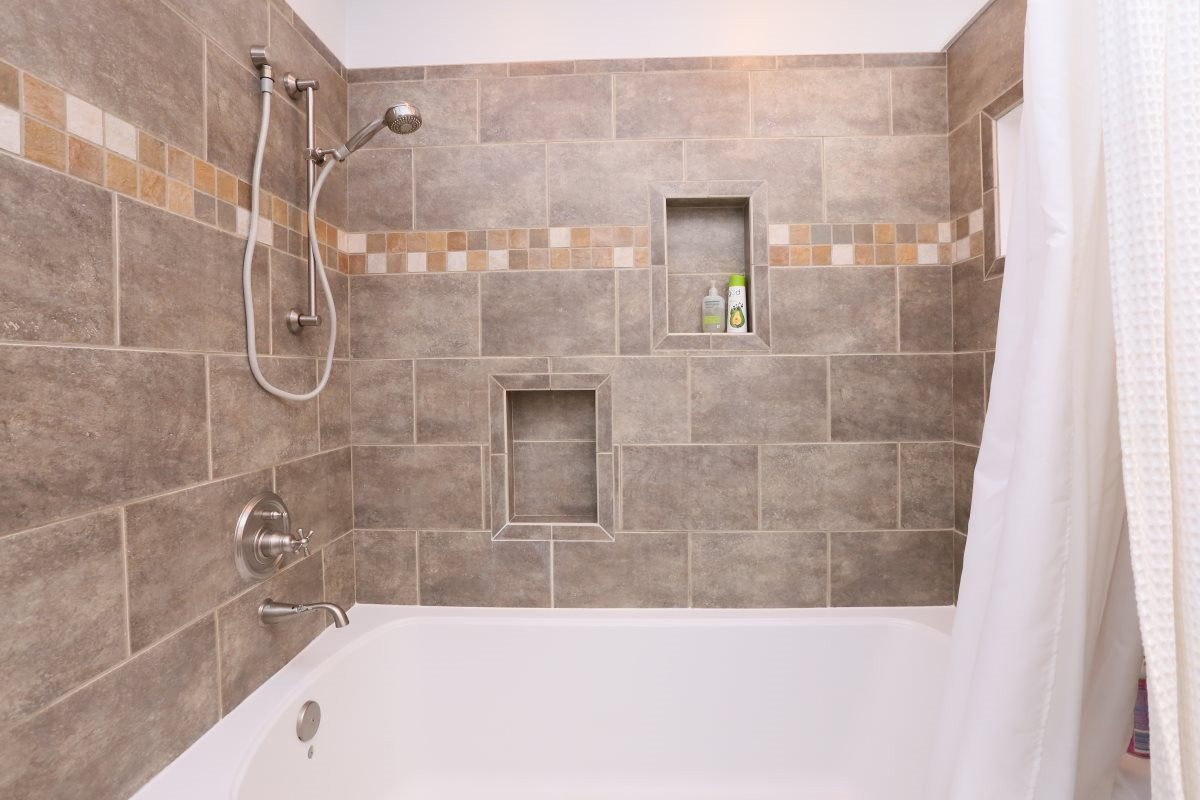 1013 Deerfield Road Raleigh, NC 27609 - Photo 7 of 25 Hall Bath