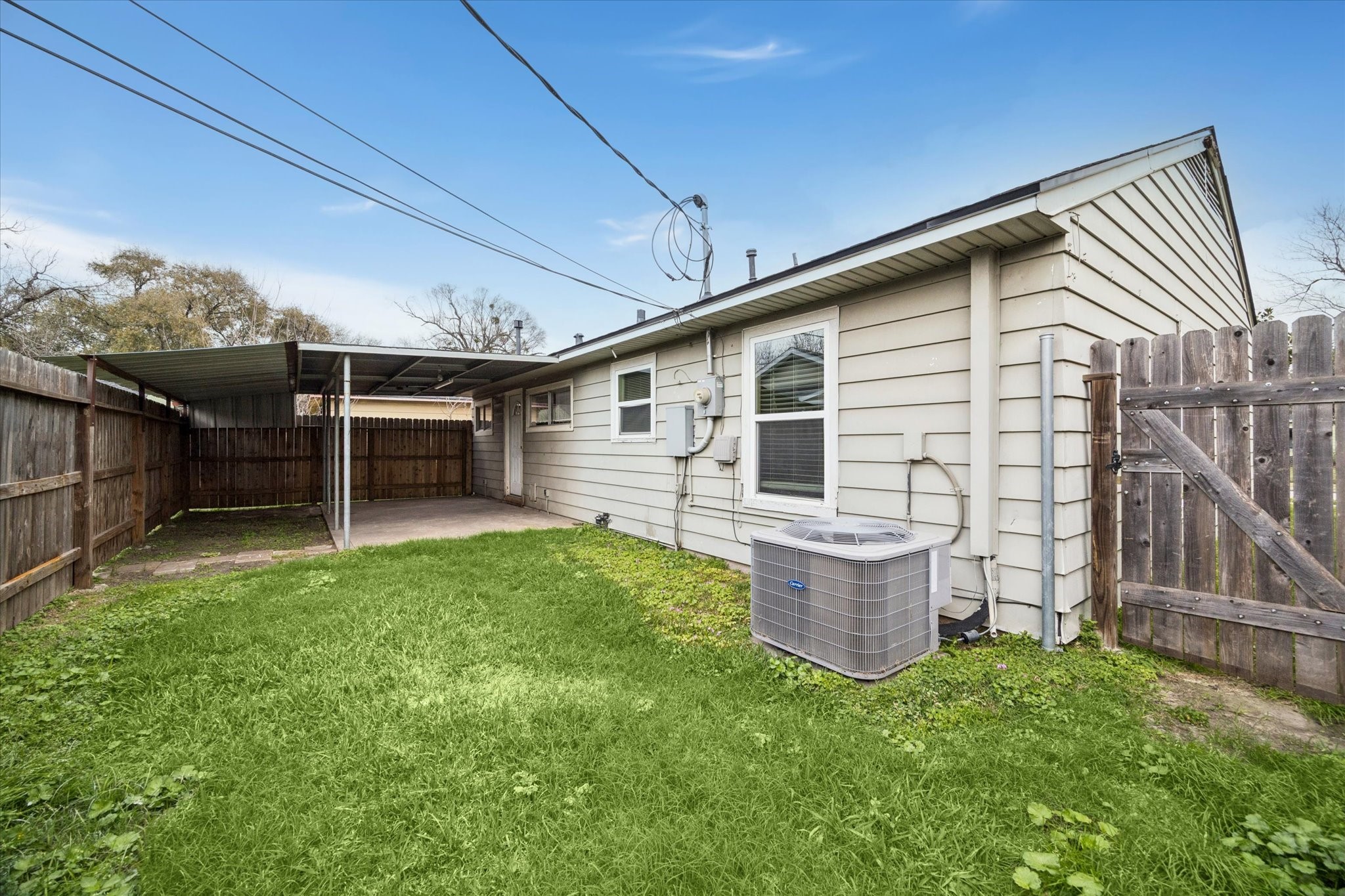 434 Meters Street Houston, TX 77020 - Photo 10 of 10 a backyard of a house with seating space