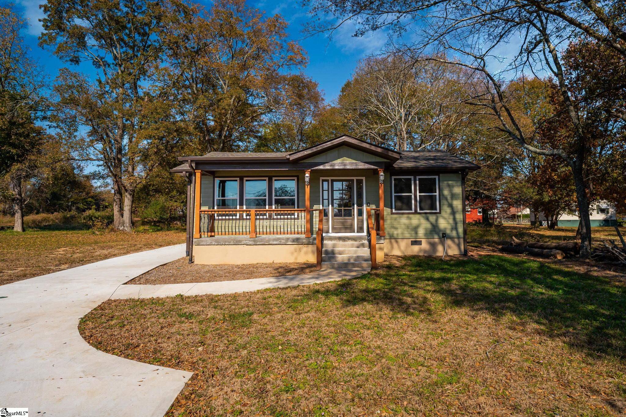 221 State Rd S-42-2606 Greer, SC 29651 - Photo 1 of 33 Gallery Image 1