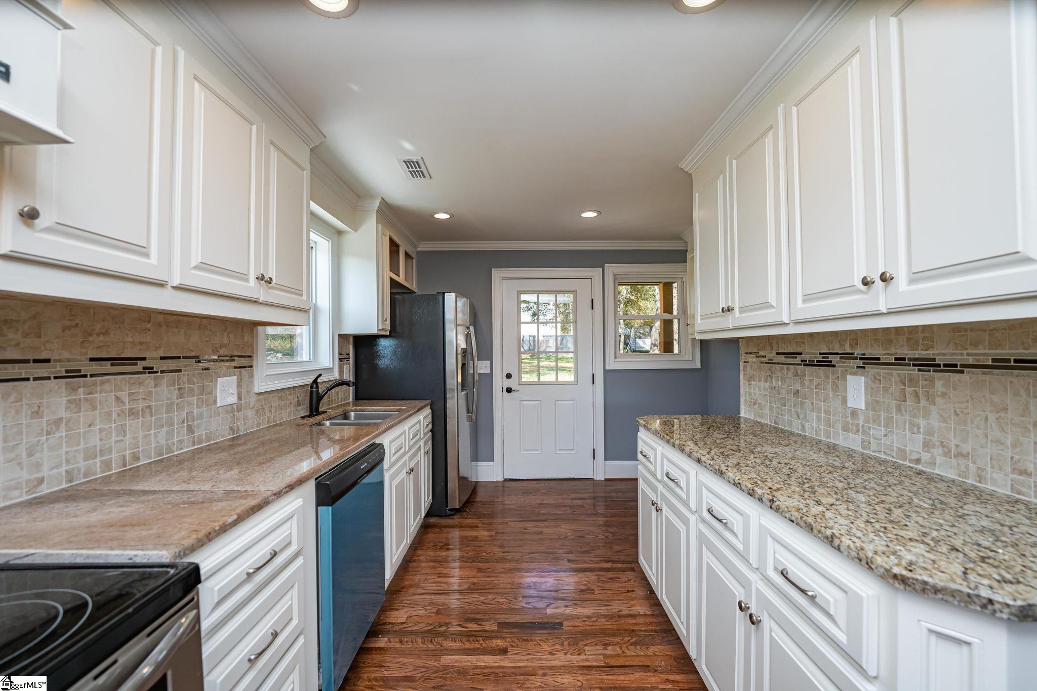 221 State Rd S-42-2606 Greer, SC 29651 - Photo 15 of 33 Gallery Image 15