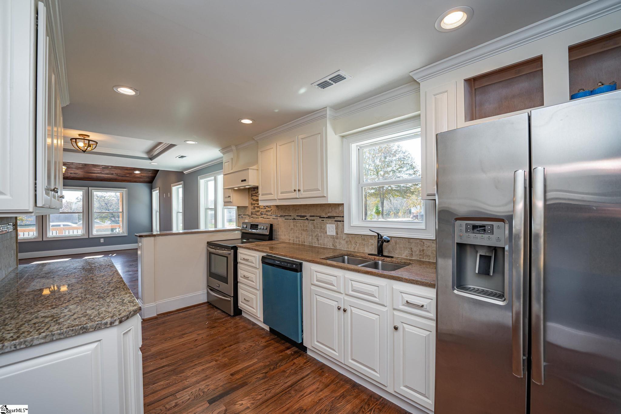 221 State Rd S-42-2606 Greer, SC 29651 - Photo 17 of 33 Gallery Image 17