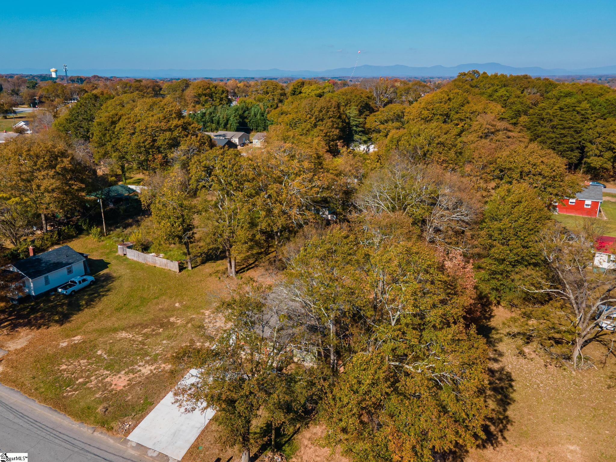 221 State Rd S-42-2606 Greer, SC 29651 - Photo 6 of 33 Gallery Image 6