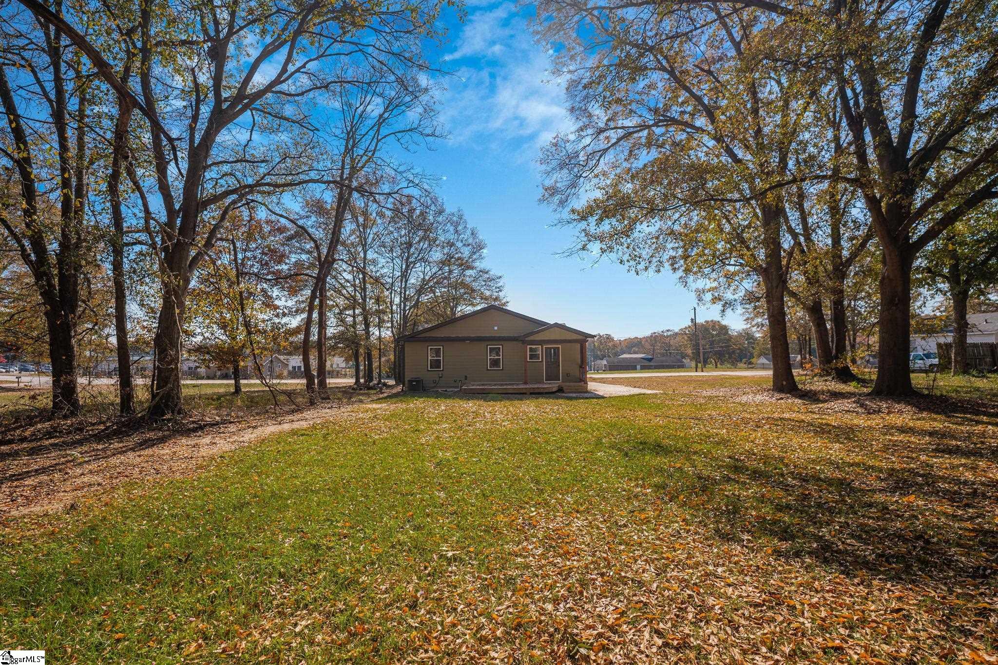 221 State Rd S-42-2606 Greer, SC 29651 - Photo 7 of 33 Gallery Image 7