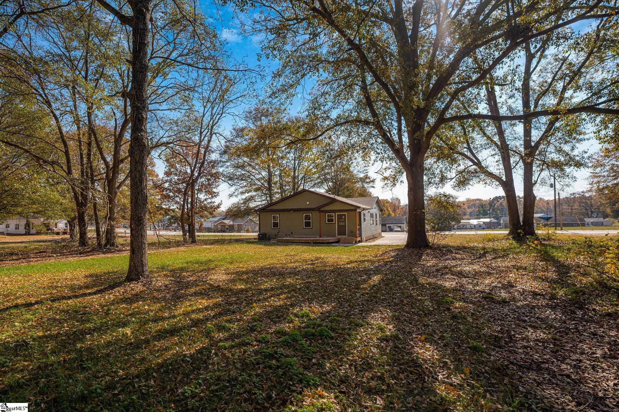 221 State Rd S-42-2606 Greer, SC 29651 - Photo 8 of 33 Gallery Image 8