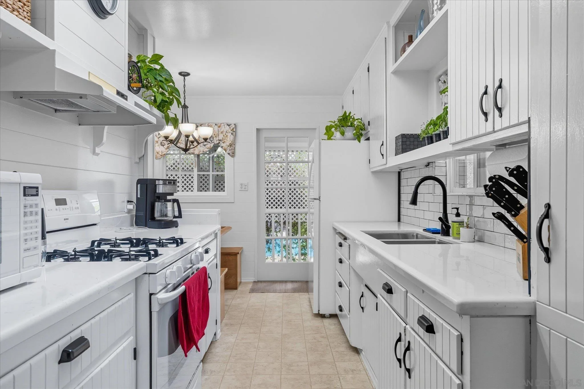 9731 Lakeview Road Lakeside, CA 92040 - Photo 8 of 40