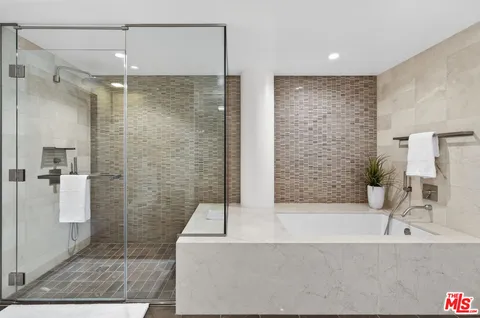 $2,950,000 | 1755 Ocean Avenue, Unit 514, Santa Monica, CA 90401