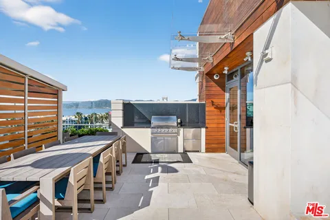 $2,950,000 | 1755 Ocean Avenue, Unit 514, Santa Monica, CA 90401