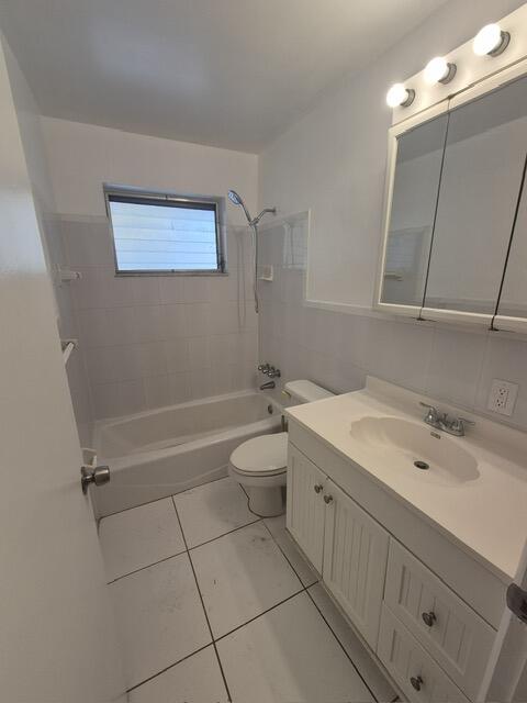 3610 Taylor Street, Unit 3 Hollywood, FL 33021 - Photo 7 of 13 9414a92d-940b-41c0-a51d-6b65099132f9