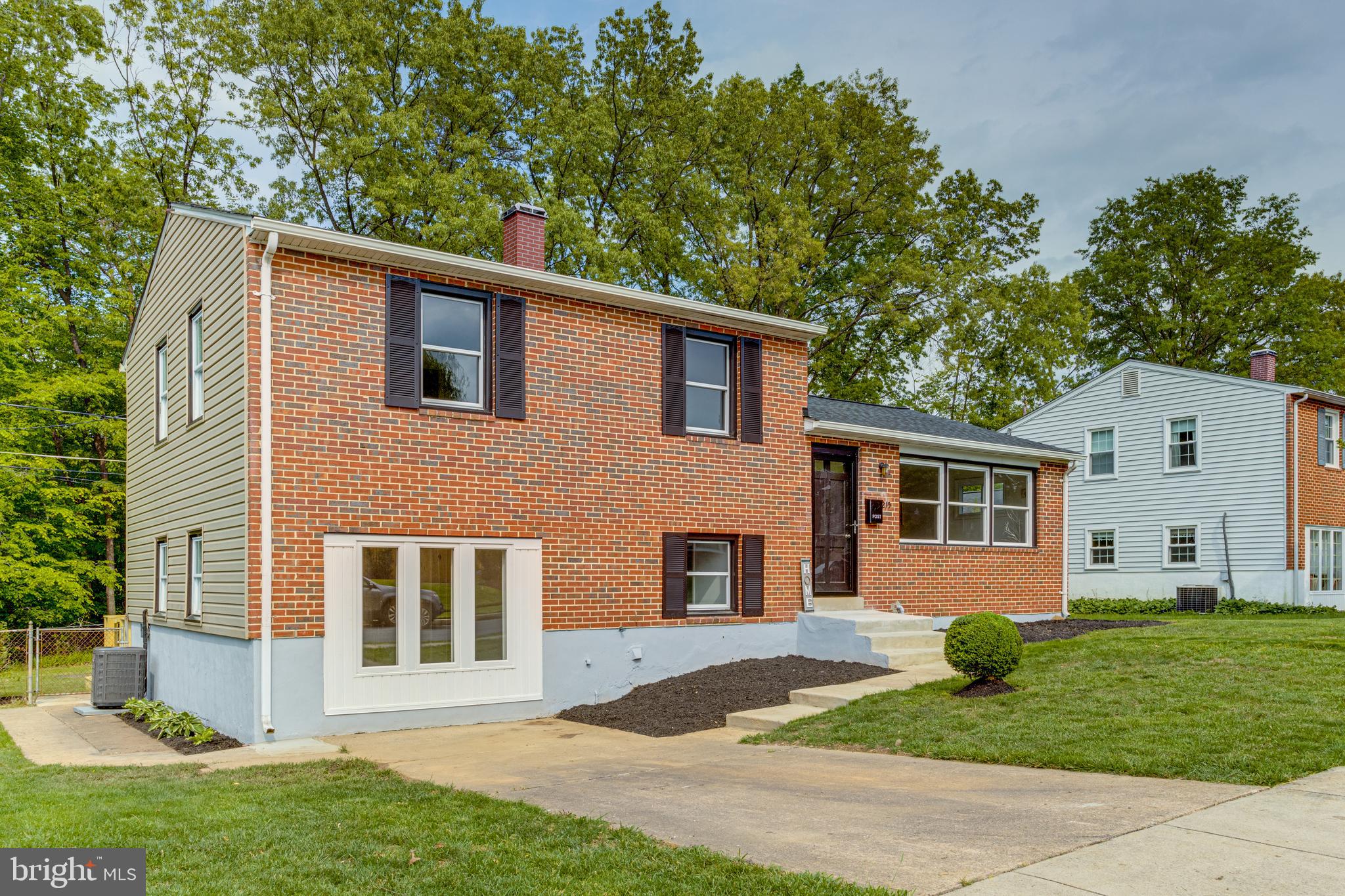 215 Worthmont Road Baltimore, MD 21228 - Photo 3 of 53 Gallery Image 3