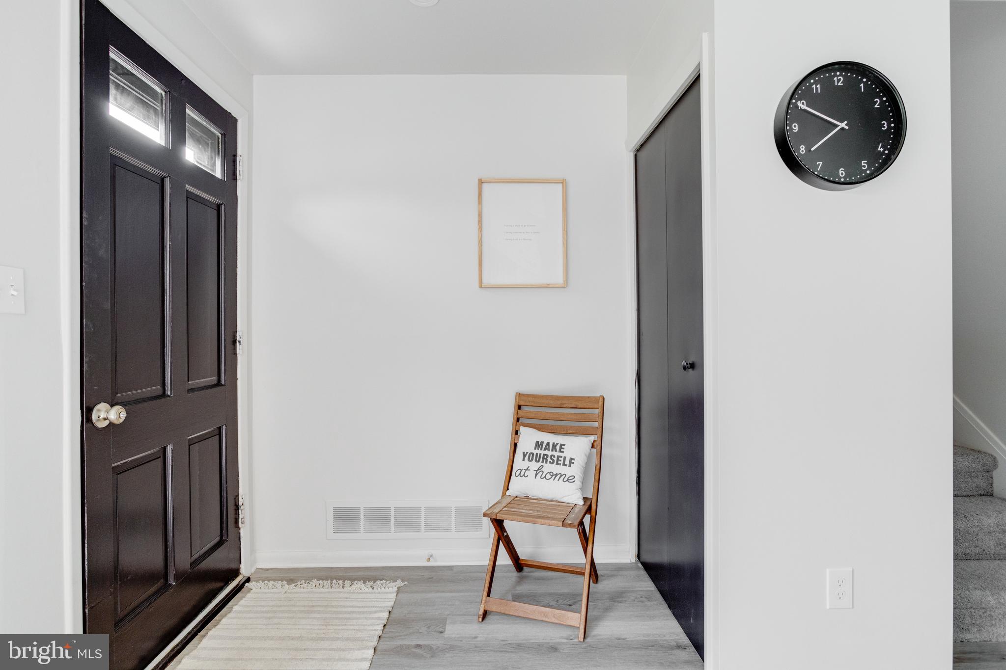 215 Worthmont Road Baltimore, MD 21228 - Photo 4 of 53 Entry Way