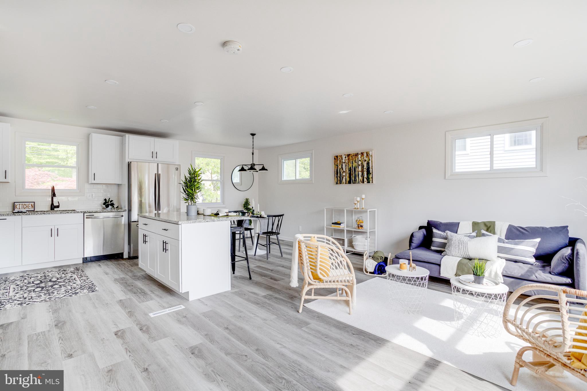 215 Worthmont Road Baltimore, MD 21228 - Photo 5 of 53 Spacious Main Level
