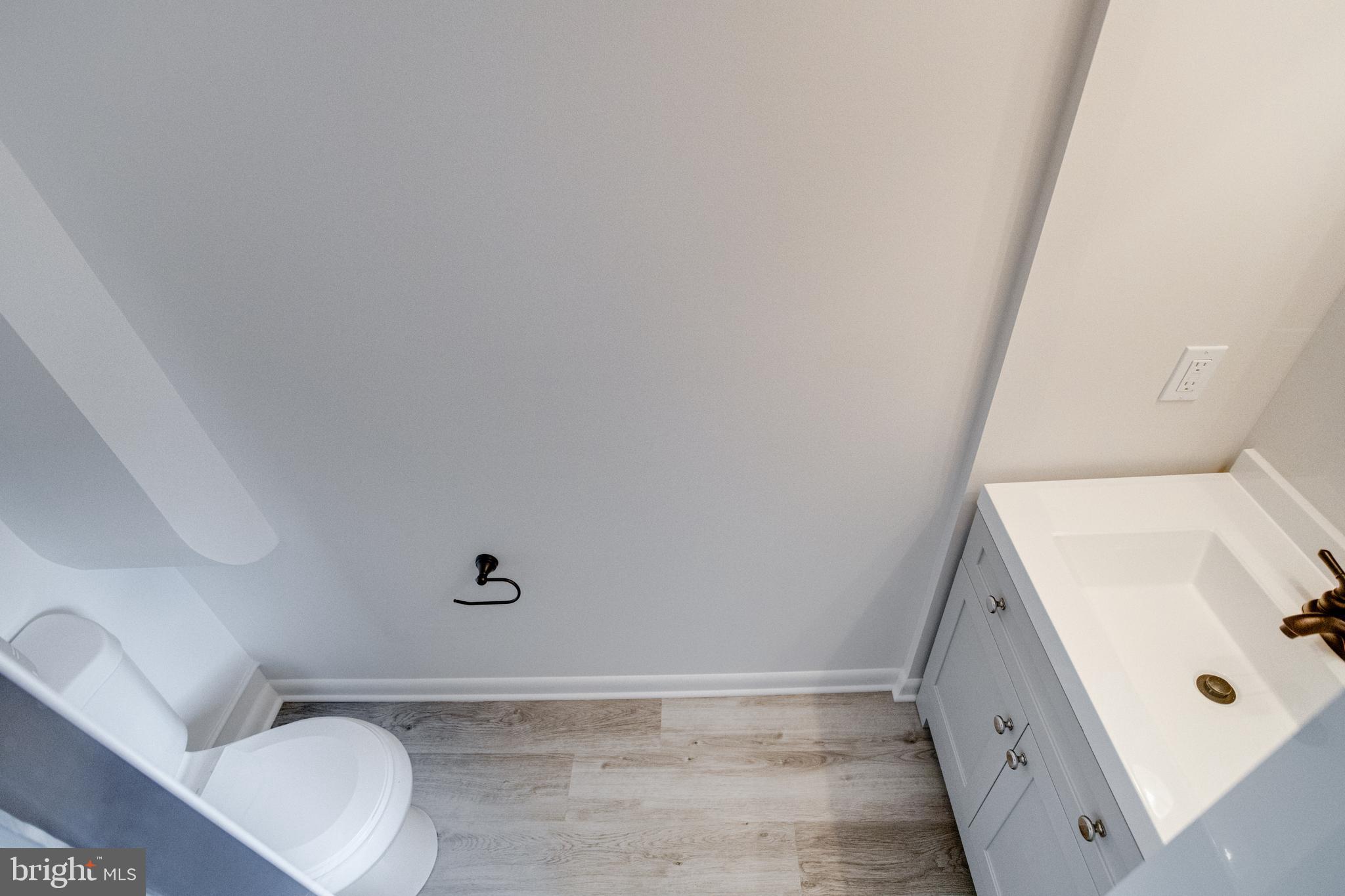 215 Worthmont Road Baltimore, MD 21228 - Photo 41 of 53 Half bath