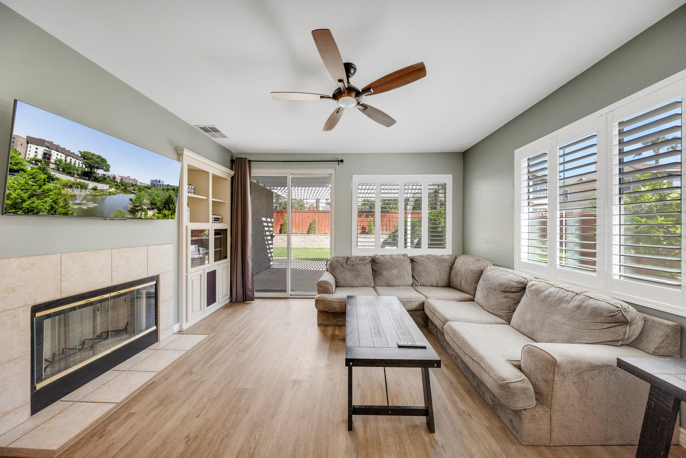 9564 Arborglen Drive Rancho Cucamonga, CA 91730 - Photo 13 of 46 Rancho_Cucamonga_Real_Estate_023