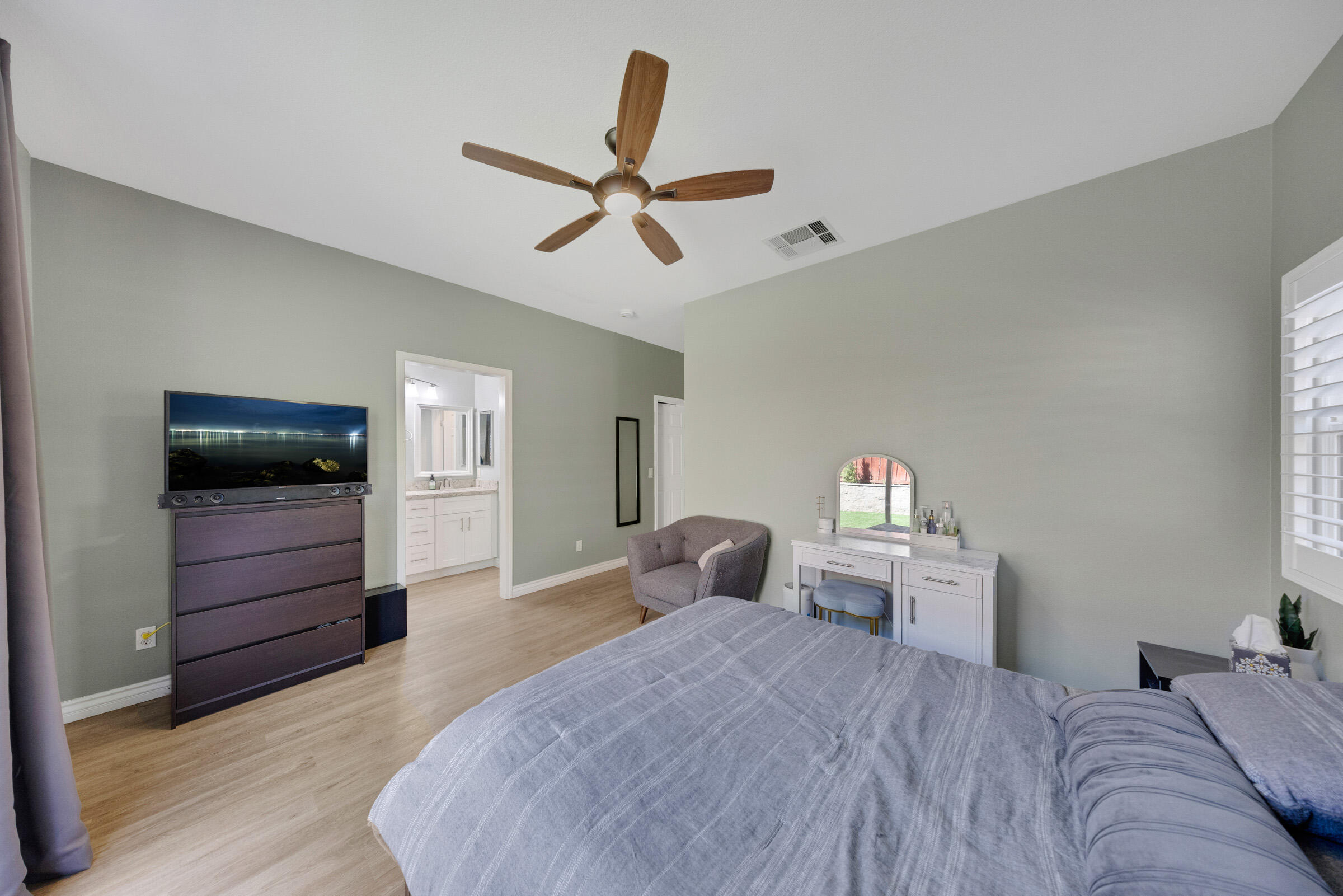 9564 Arborglen Drive Rancho Cucamonga, CA 91730 - Photo 45 of 46 Rancho_Cucamonga_Real_Estate_035