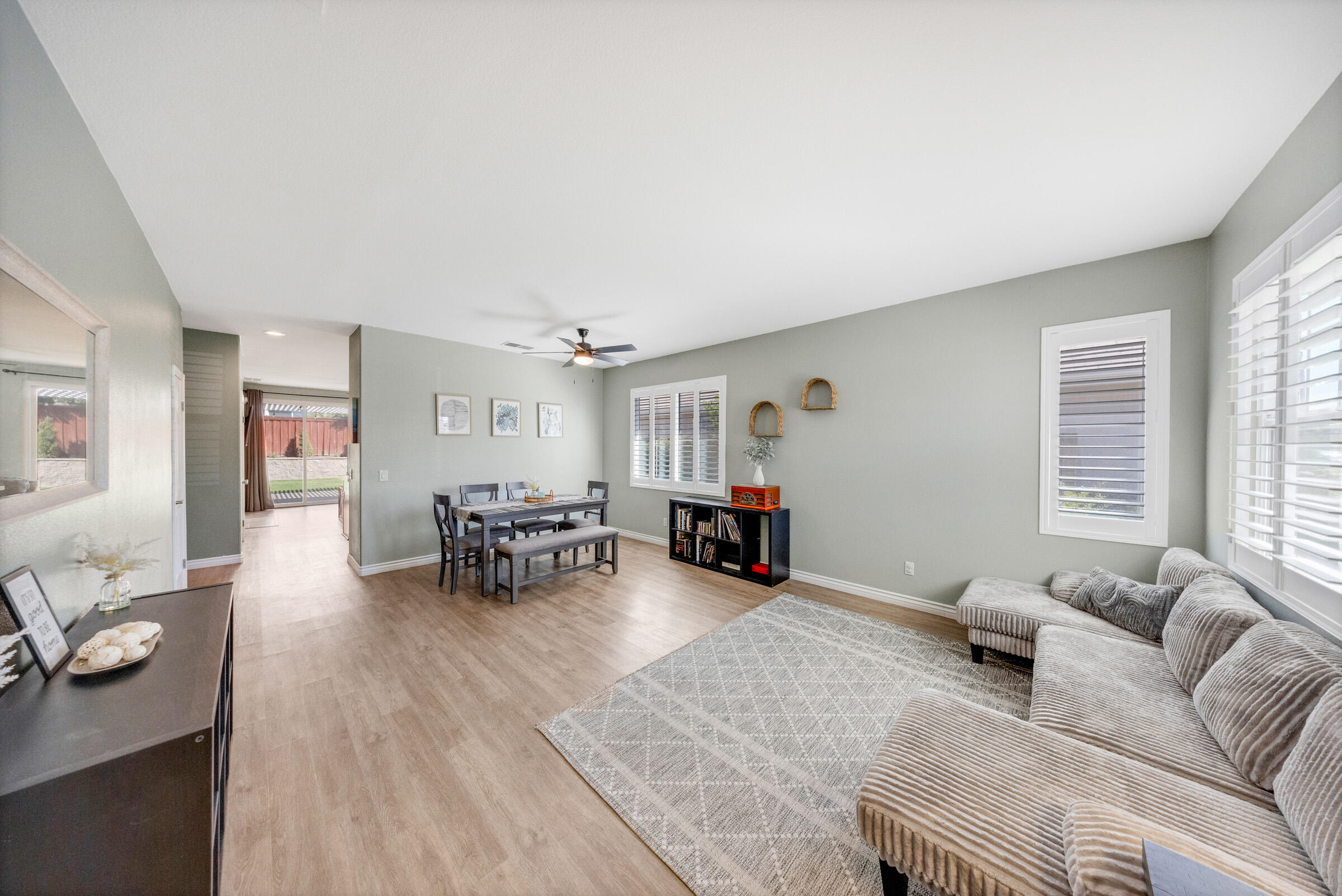 9564 Arborglen Drive Rancho Cucamonga, CA 91730 - Photo 6 of 46 Rancho_Cucamonga_Real_Estate_007