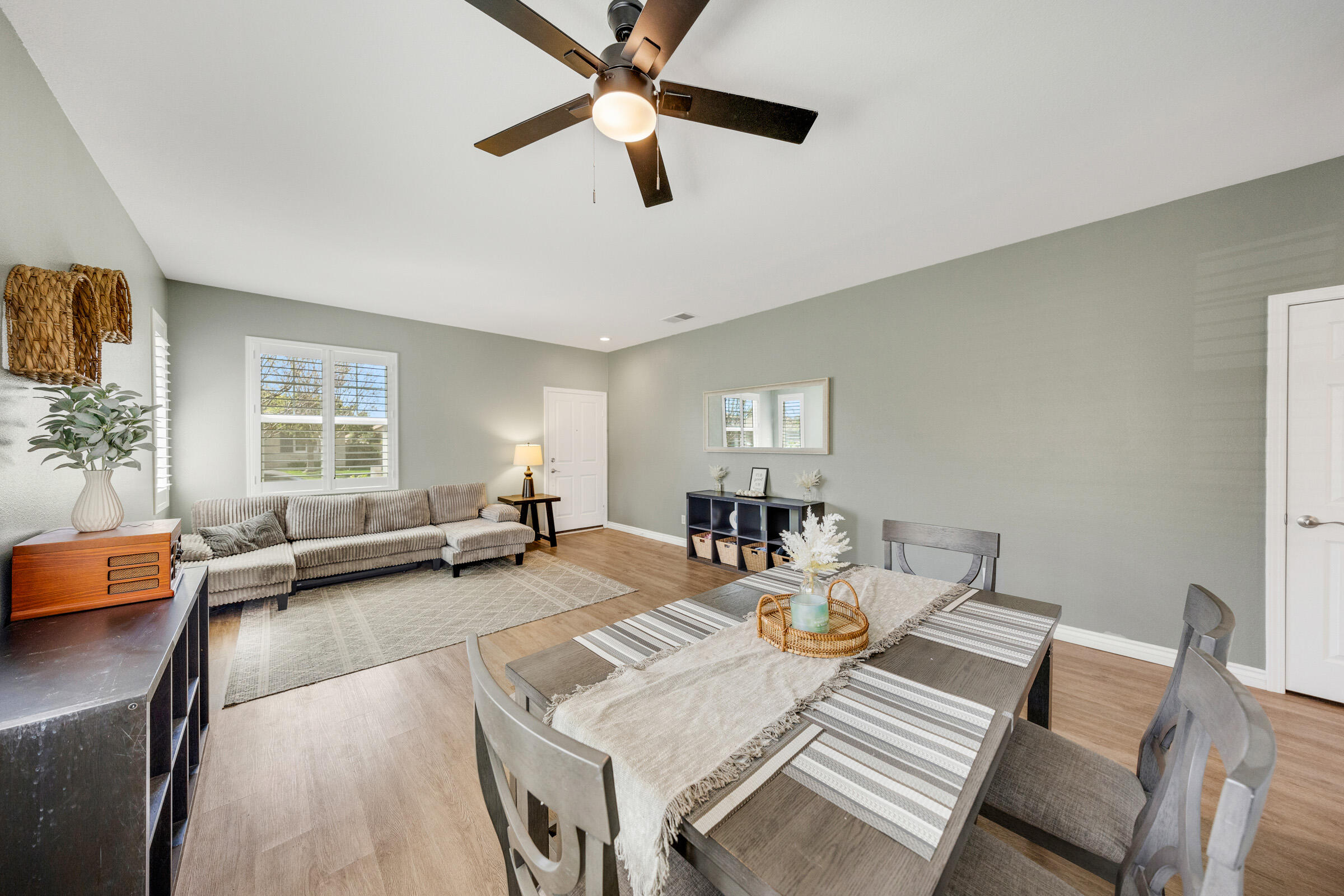 9564 Arborglen Drive Rancho Cucamonga, CA 91730 - Photo 9 of 46 Rancho_Cucamonga_Real_Estate_013