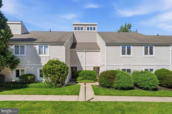 $275,000 | 142 Harvest Lane, Unit 214, Phoenixville, PA 19460