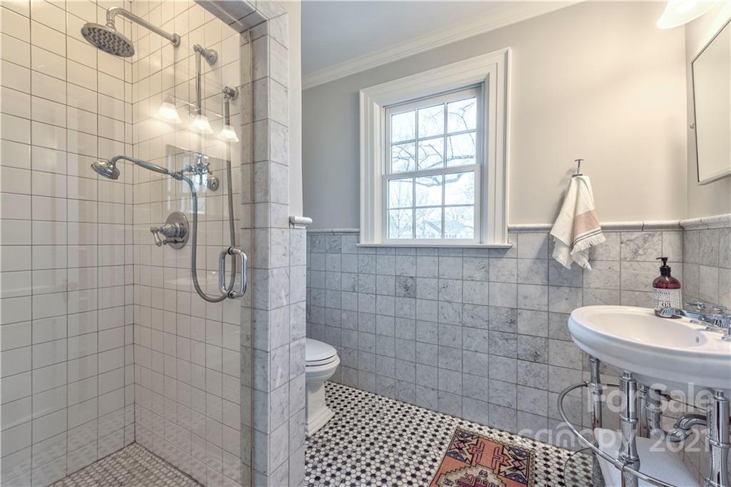 1431 Queens Road West Charlotte, NC 28207 - Photo 22 of 48 Gallery Image 22