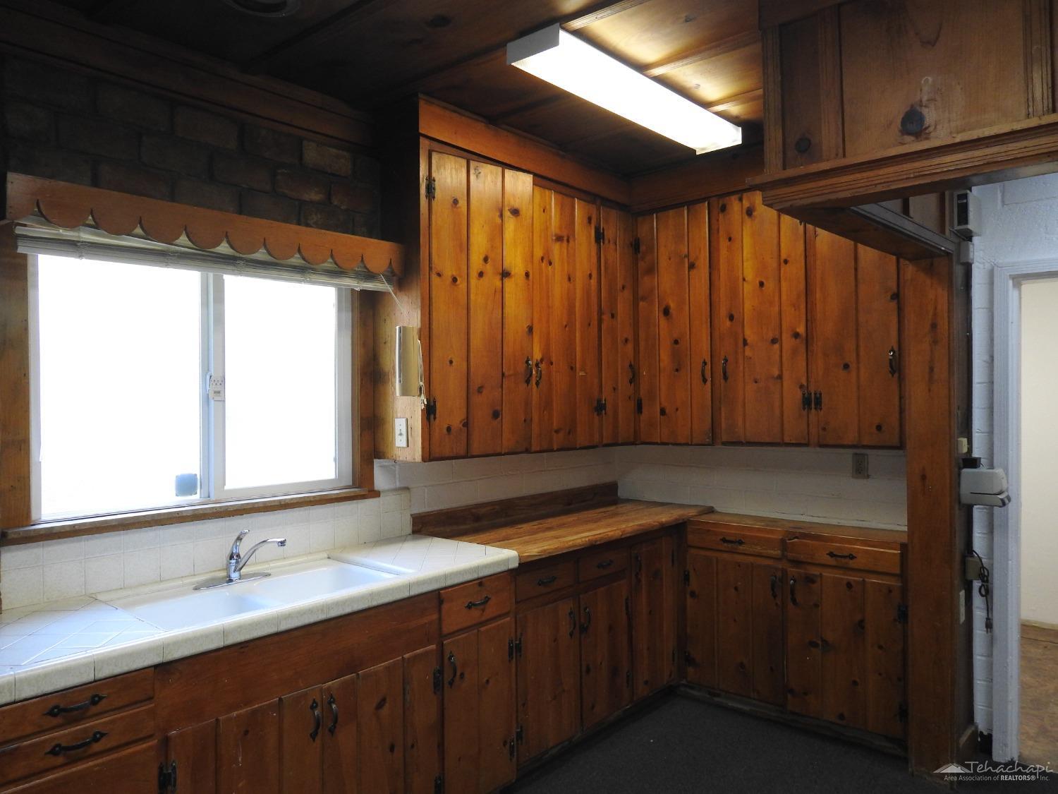 116 West E Street Tehachapi, CA 93561 - Photo 9 of 36 Gallery Image 9