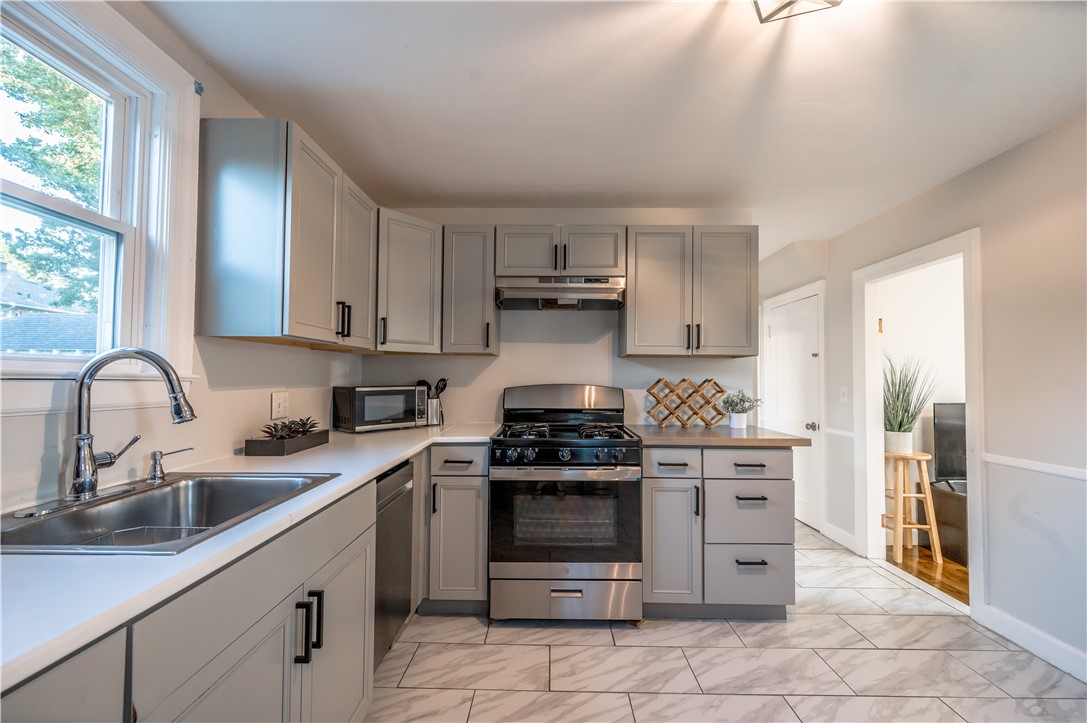 167 Sharon Street Providence, RI 02908 - Photo 4 of 14