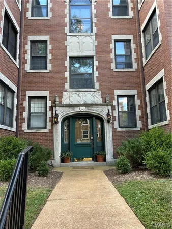 $2,500 | 6314 South Rosebury Avenue, Unit 2E, Clayton, MO 63105