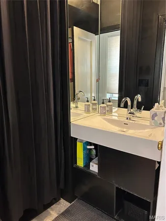 $2,500 | 6314 South Rosebury Avenue, Unit 2E, Clayton, MO 63105