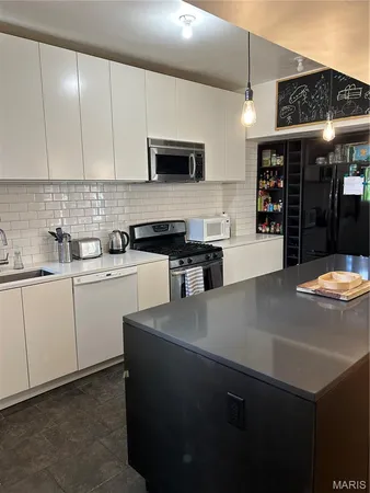 $2,500 | 6314 South Rosebury Avenue, Unit 2E, Clayton, MO 63105