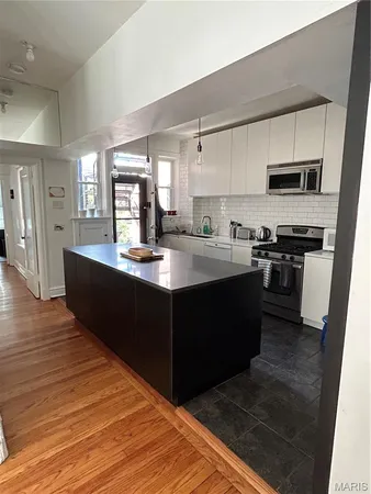 $2,500 | 6314 South Rosebury Avenue, Unit 2E, Clayton, MO 63105