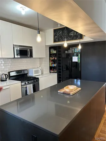 $2,500 | 6314 South Rosebury Avenue, Unit 2E, Clayton, MO 63105