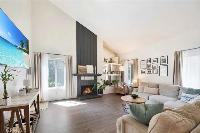 $605,000 | 3168 Darby Street, Unit 208, Simi Valley, CA 93063