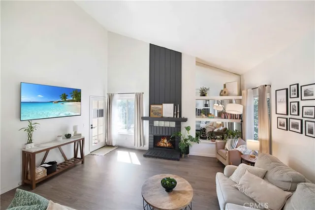 $605,000 | 3168 Darby Street, Unit 208, Simi Valley, CA 93063