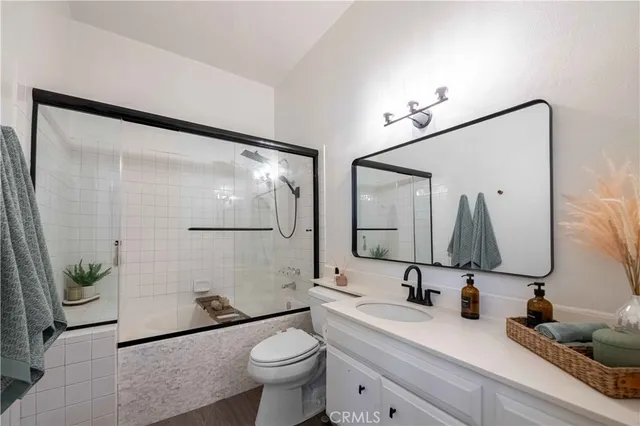 $605,000 | 3168 Darby Street, Unit 208, Simi Valley, CA 93063