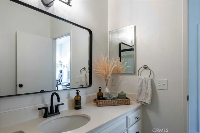 $605,000 | 3168 Darby Street, Unit 208, Simi Valley, CA 93063