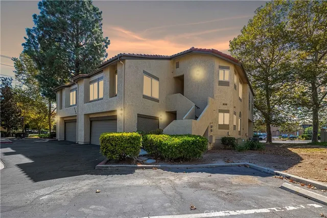 $605,000 | 3168 Darby Street, Unit 208, Simi Valley, CA 93063