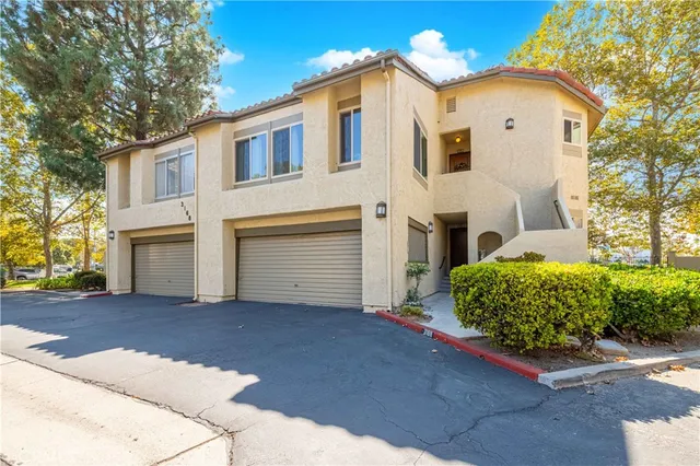 $605,000 | 3168 Darby Street, Unit 208, Simi Valley, CA 93063
